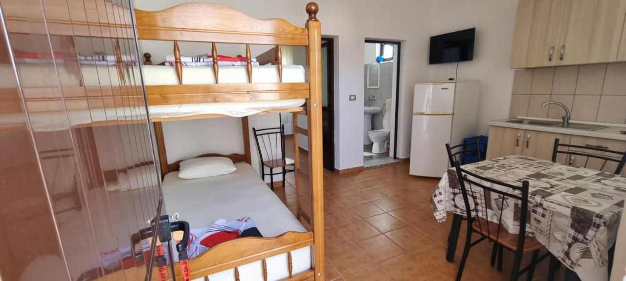 Roan Apartments Velipojë Esterno foto