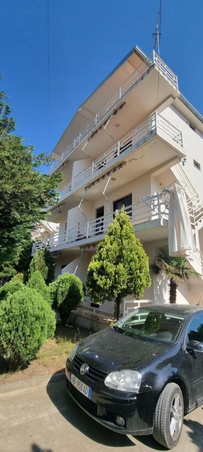 Roan Apartments Velipojë Esterno foto