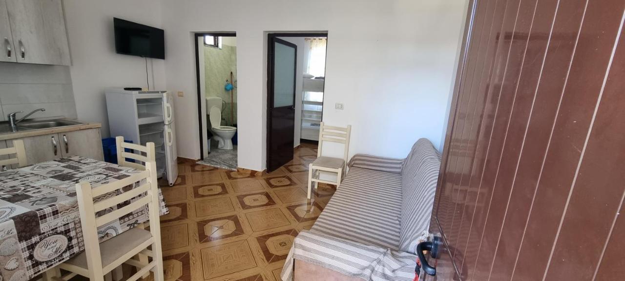 Roan Apartments Velipojë Esterno foto